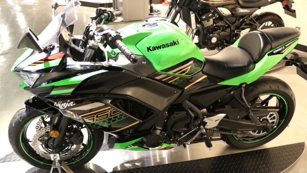 カワサキ Ninja 650