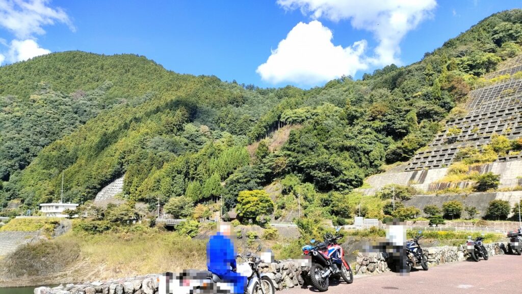 有馬ダムと名栗湖