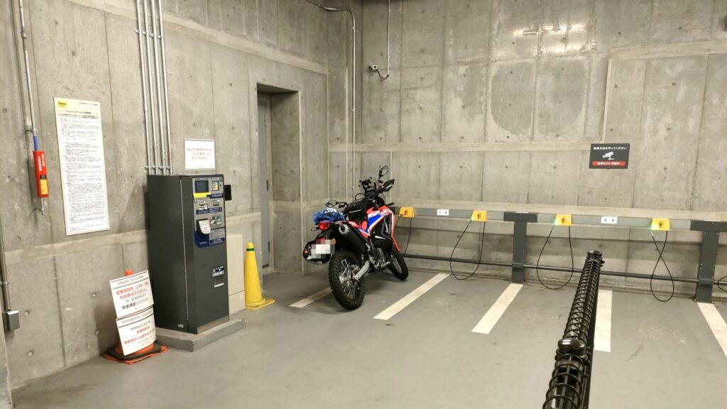 渋谷フクラス バイク駐車場