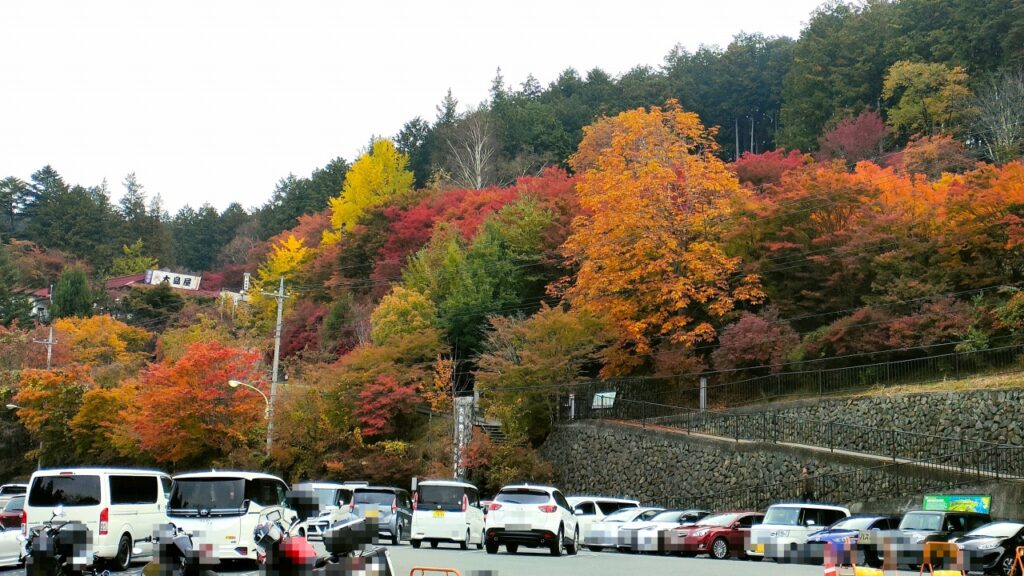 三峰神社　駐車場