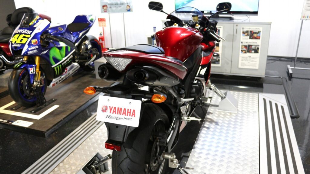 ヤマハ YZF-R1