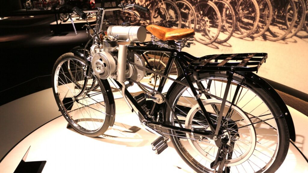 ホンダ　自転車用補助エンジン　1946年