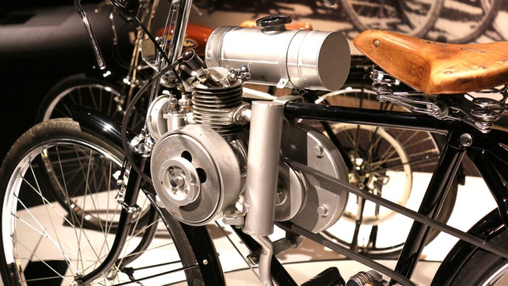 ホンダ　自転車用補助エンジン　1946年