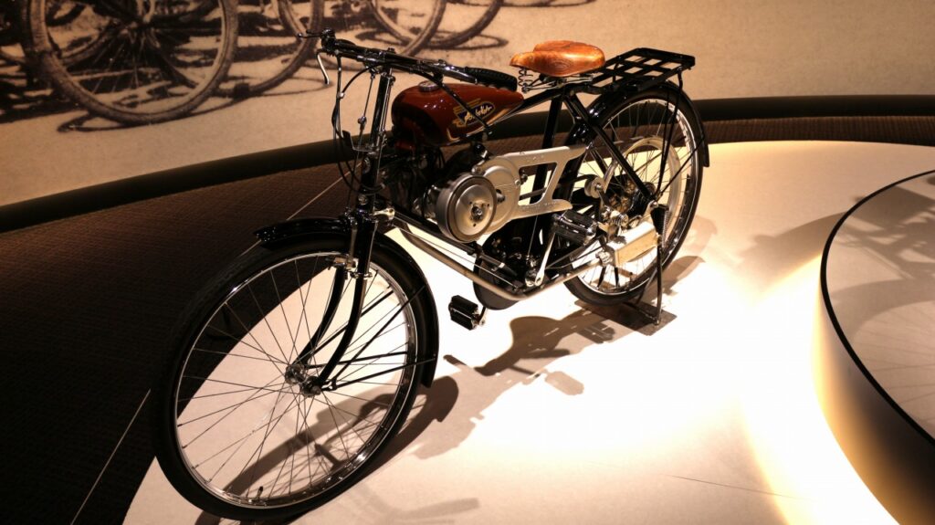 ホンダ　自転車用補助エンジン　1947年