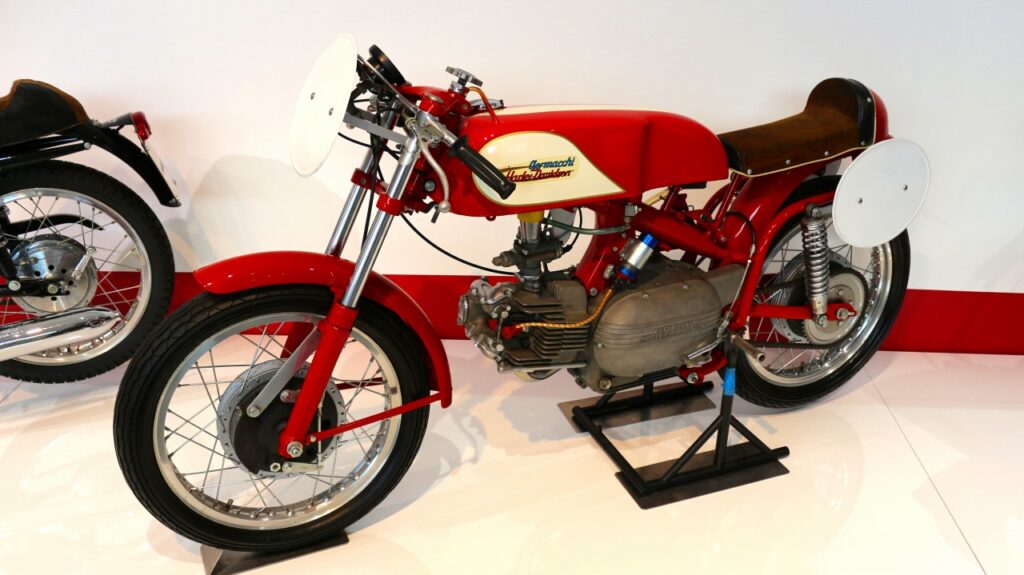 アエルマッキ ハーレーダビッドソン アラドーロ S 1963年