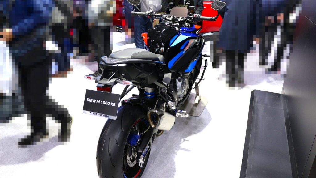 BMW M1000 XR