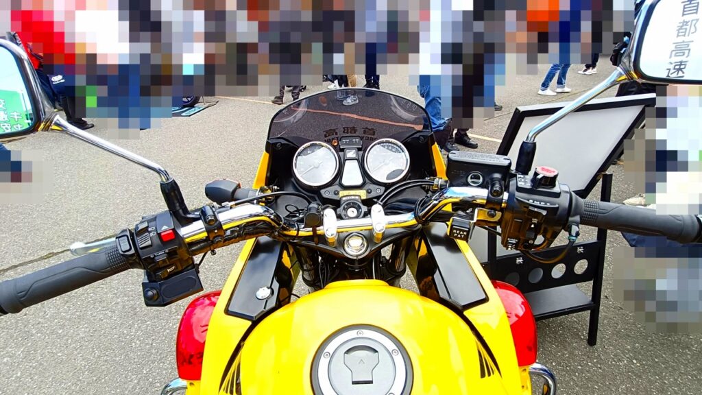 首都高バイク隊 黄バイ CB400 SB