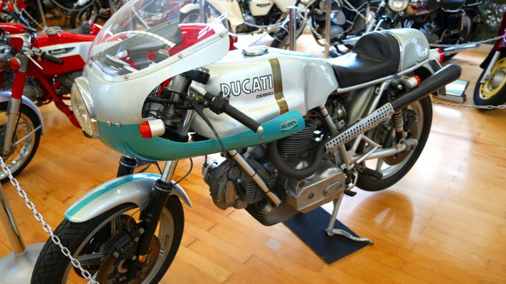 ドゥカティ　900 SS　1983年