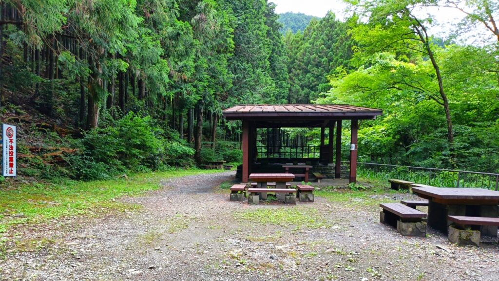 鳩ノ巣渓谷　休憩所