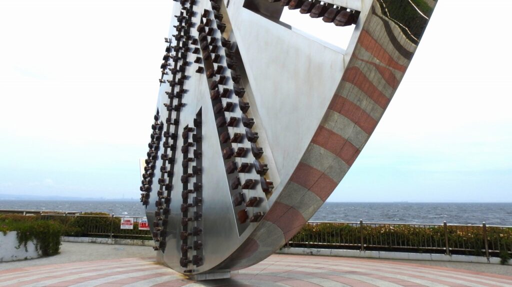 海ほたる 巨大モニュメント カッターフェイス