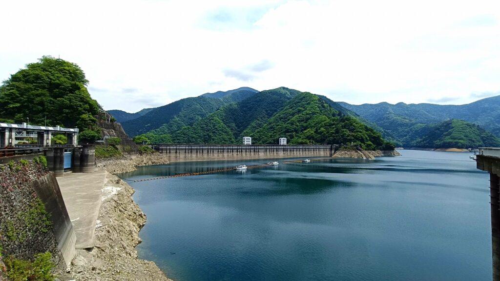 奥多摩湖