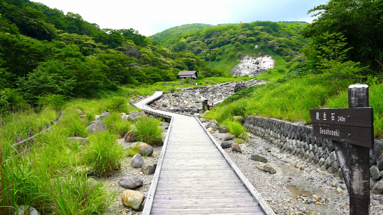 那須高原　殺生石（せっしょうせき）