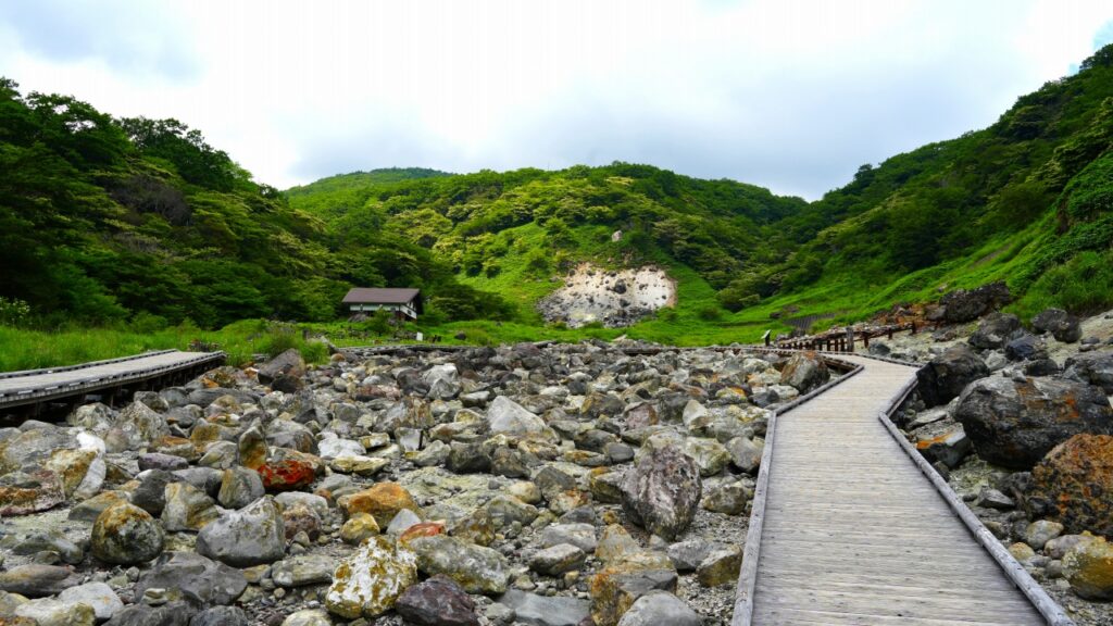 那須高原　殺生石（せっしょうせき）