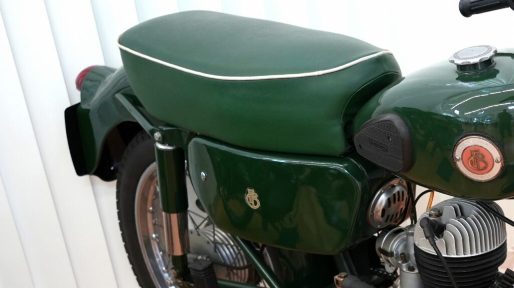 フランシス　バーネット　1960年　イギリス
