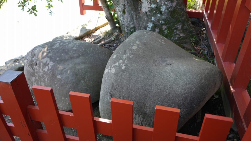 鎌倉 鶴岡八幡宮 政子石