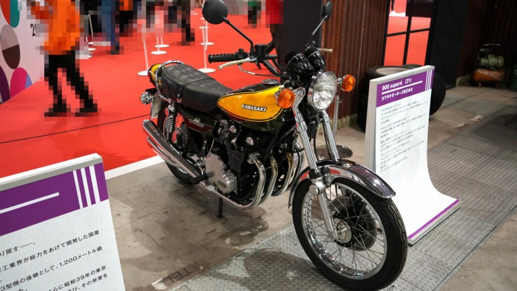 カワサキ 900 スーパー4 (Z1)