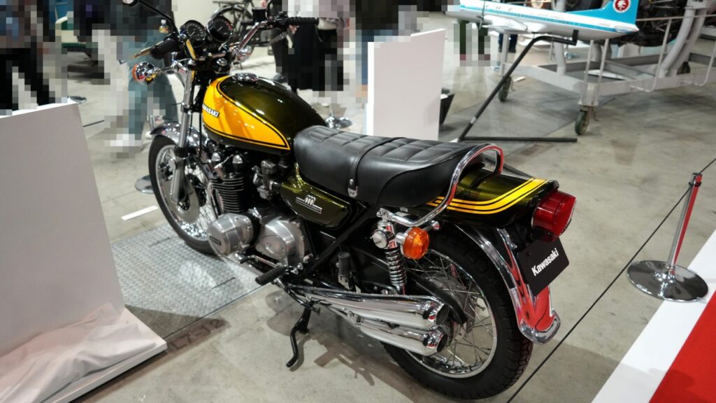 カワサキ 900 スーパー4 (Z1)