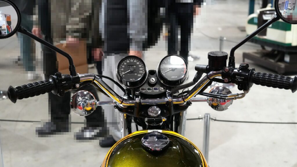 カワサキ 900 スーパー4 (Z1)